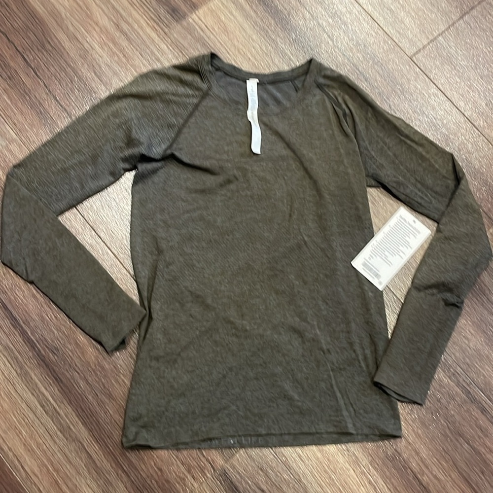 Lululemon Swiftly Tech LS Crew - Picture 2 of 5